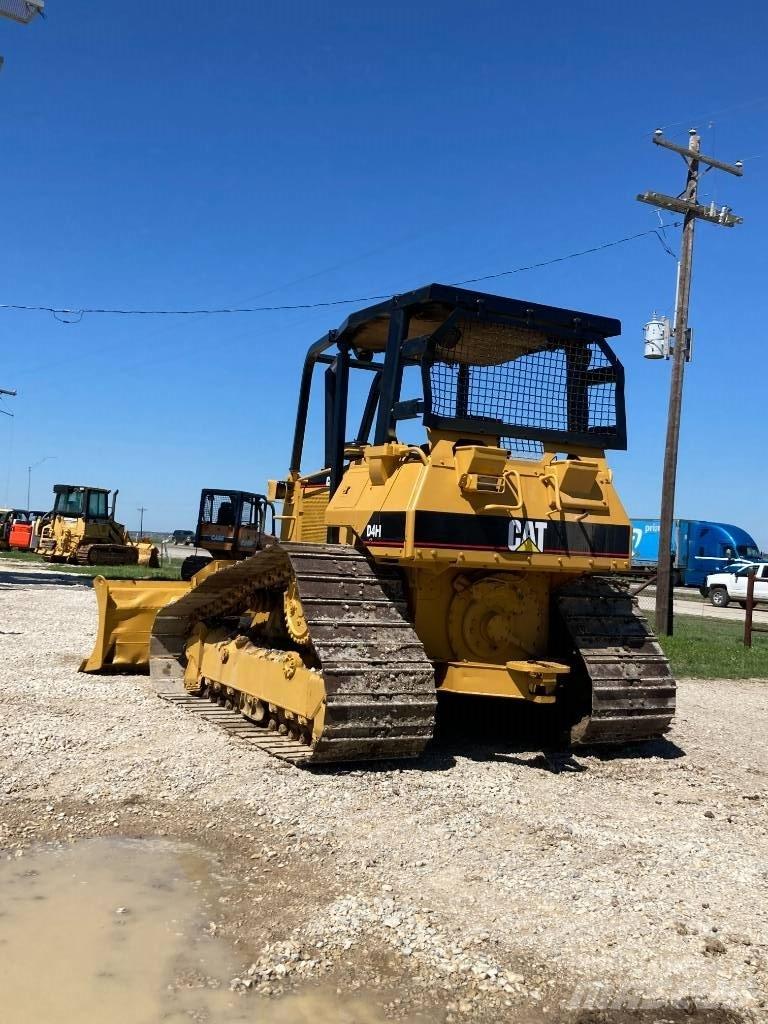 CAT Bulldozer D4H Telaketjupuskutraktorit