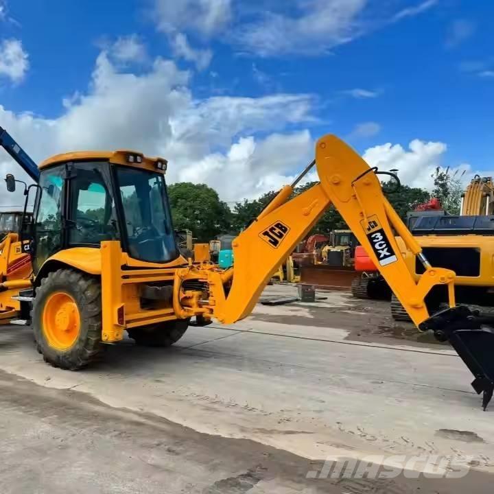 JCB 3 CX Kaivurikuormaajat