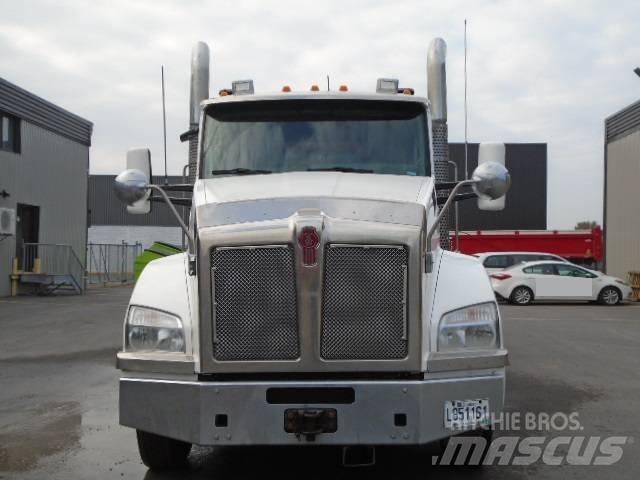 Kenworth T 880 Vetopöytäautot
