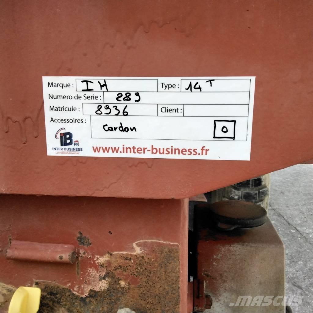 IH B14 Kippiperävaunut