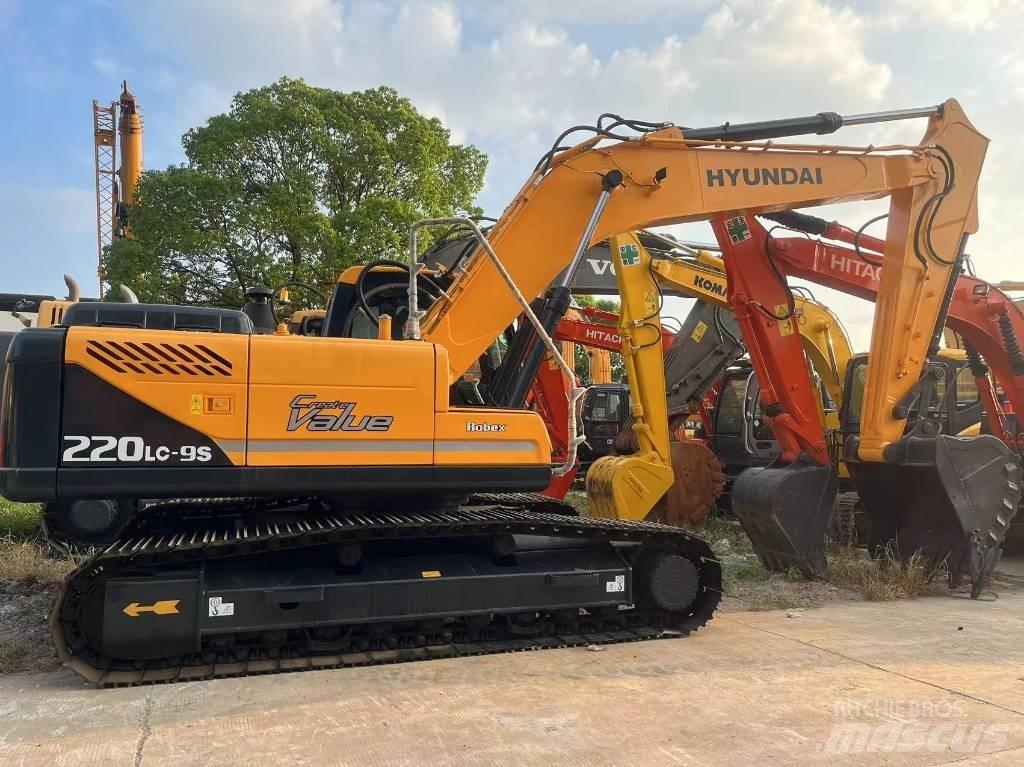Hyundai R220LC-9S Pyöräkaivukoneet