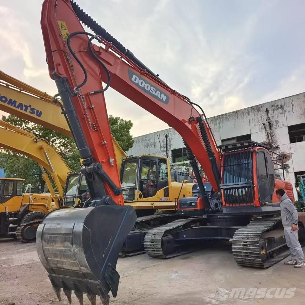 Doosan DX 300 Telakaivukoneet