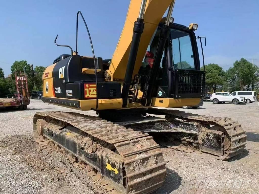 CAT 323D Telakaivukoneet