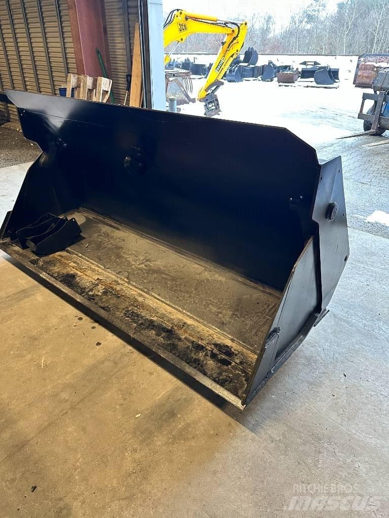 JCB 4i1 - Volvo skifte Kauhat