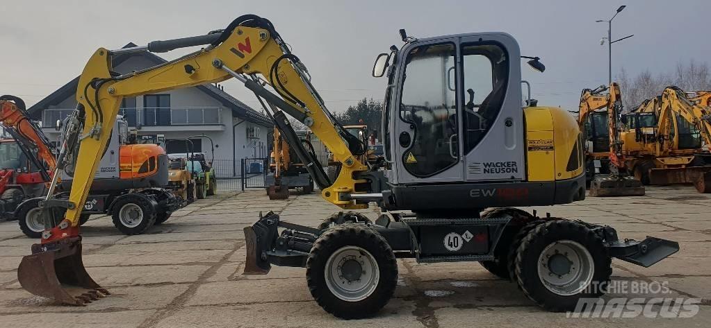 Wacker EW100 Pyöräkaivukoneet