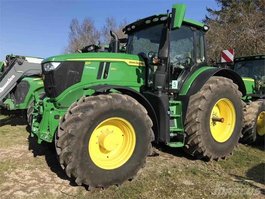 John Deere 6R 250 Traktorit