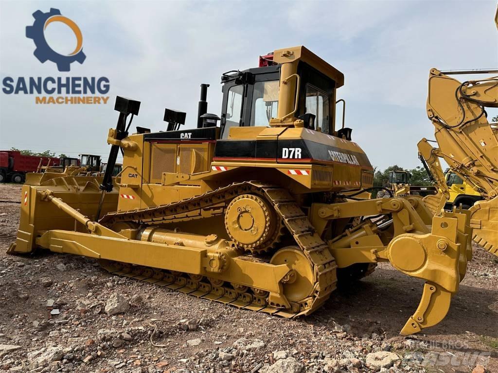 CAT D 7 R Tiehöylät