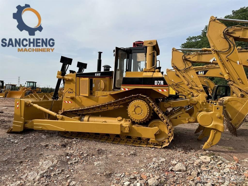 CAT D 7 R Tiehöylät