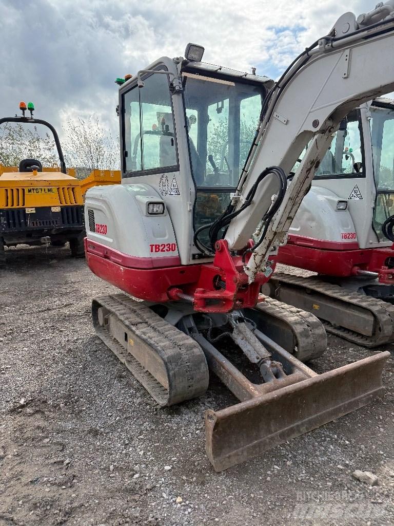 Takeuchi TB 230 Minikaivukoneet < 7t
