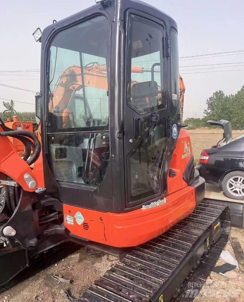 Kubota 161 Minikaivukoneet < 7t