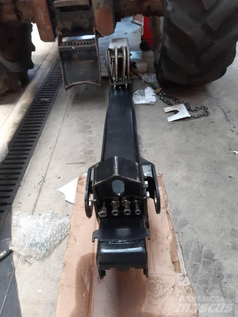 Komatsu 130F Kuormatraktorinosturit