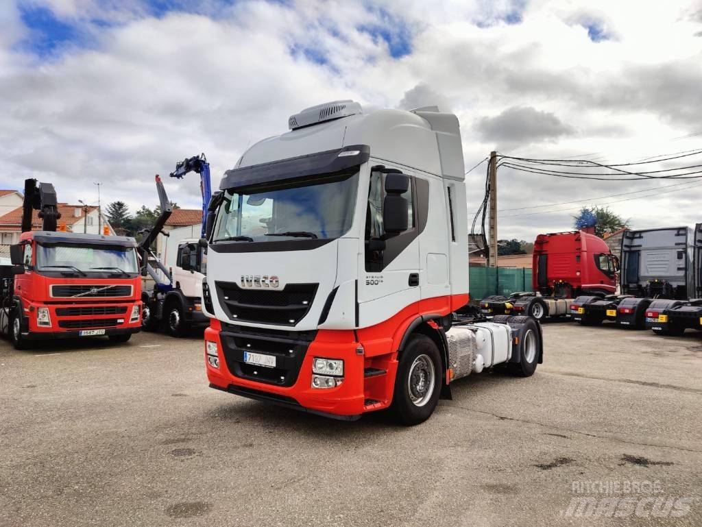 Iveco AS 440 S50 Vetopöytäautot
