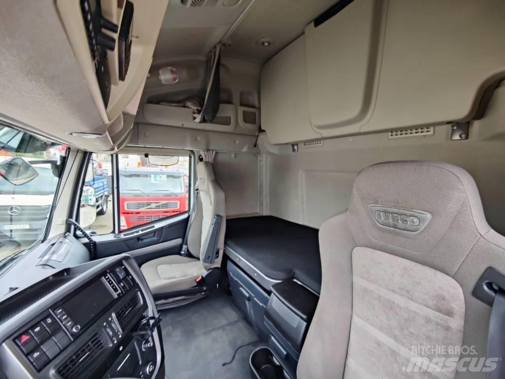 Iveco AS 440 S50 Vetopöytäautot