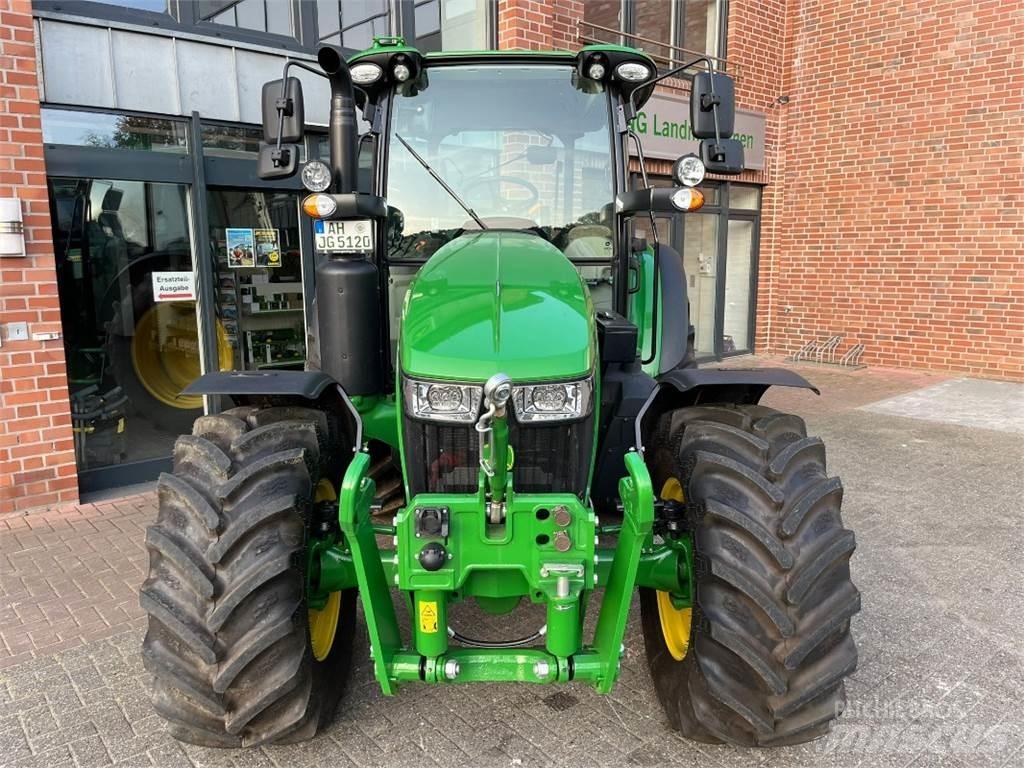 John Deere 5120M Traktorit