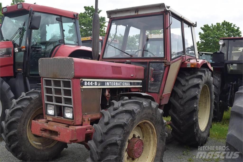 Case IH 844 A/S Traktorit