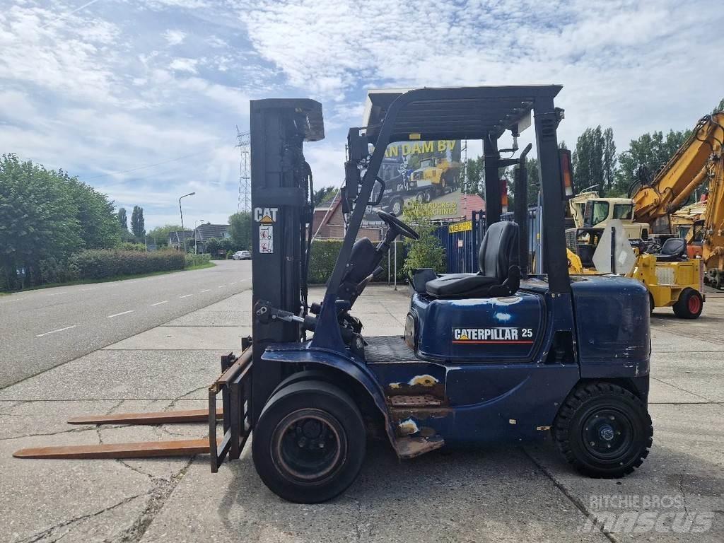 CAT DP25K Dieseltrukit