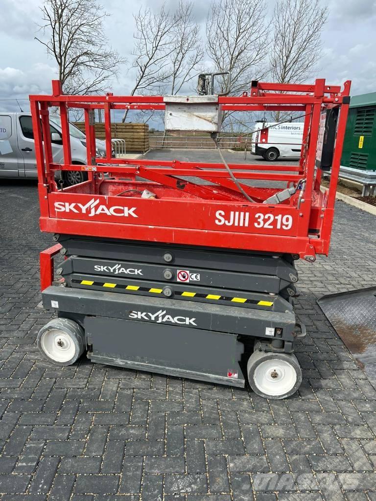 SkyJack SJ 3219 Saksilavat