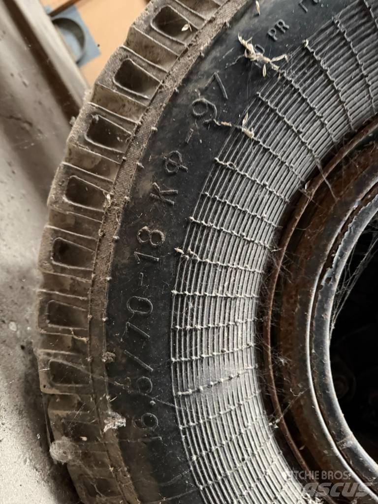 Belarus Tip 11B Kippiperävaunut
