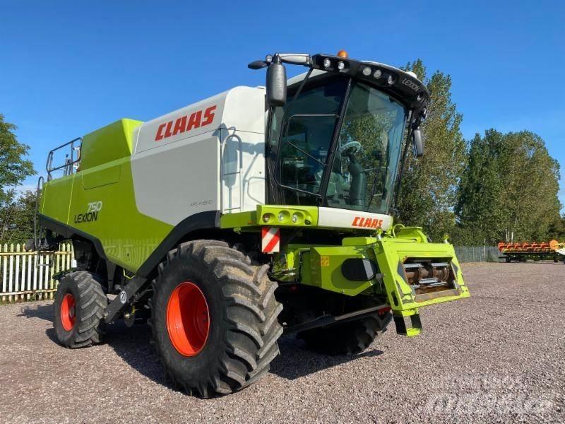 CLAAS LEXION 750 Leikkuupuimurit