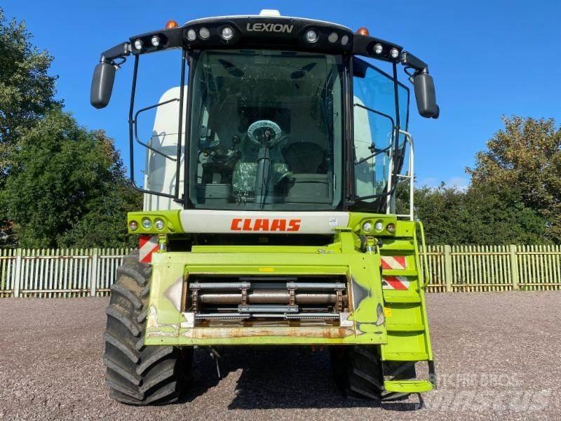 CLAAS LEXION 750 Leikkuupuimurit