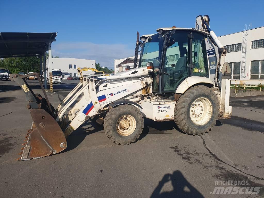 Komatsu WB 93 R-5 Kaivurikuormaajat
