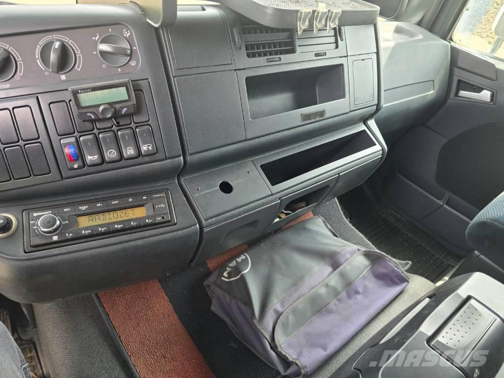 MAN 13.250 / 4x4 Umpikorikuorma-autot