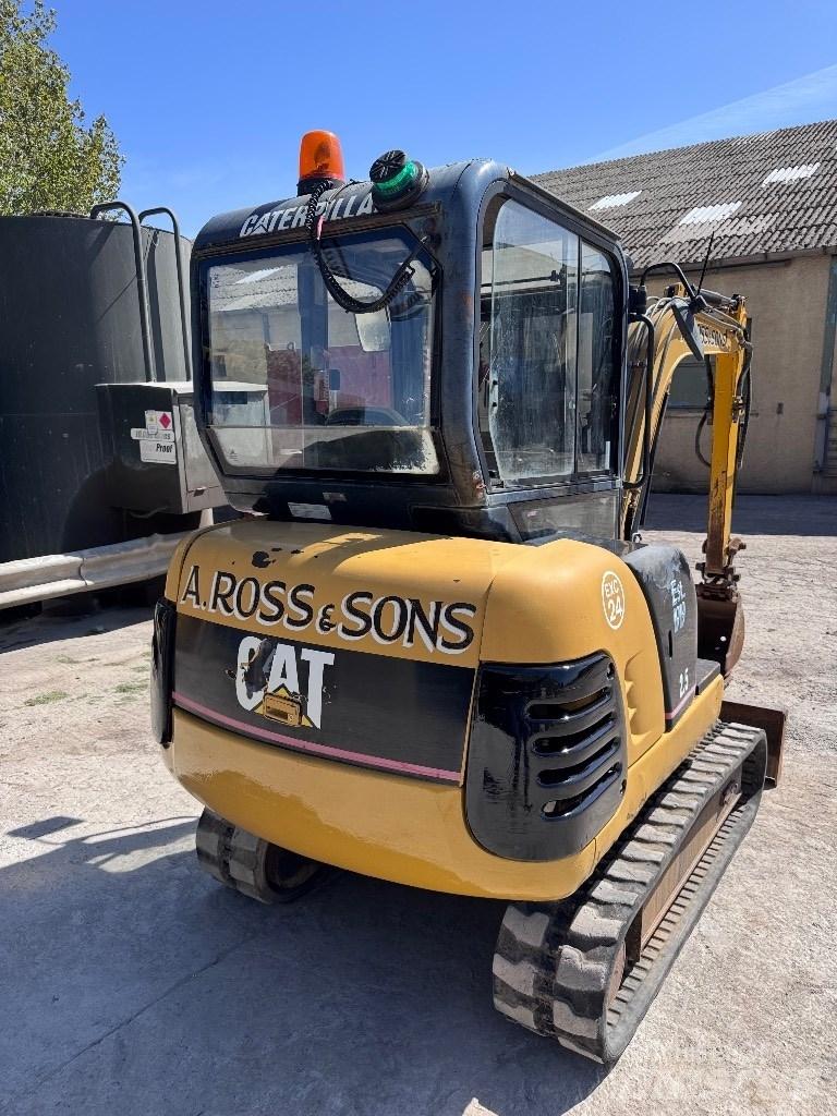 CAT 302.5 Minikaivukoneet < 7t