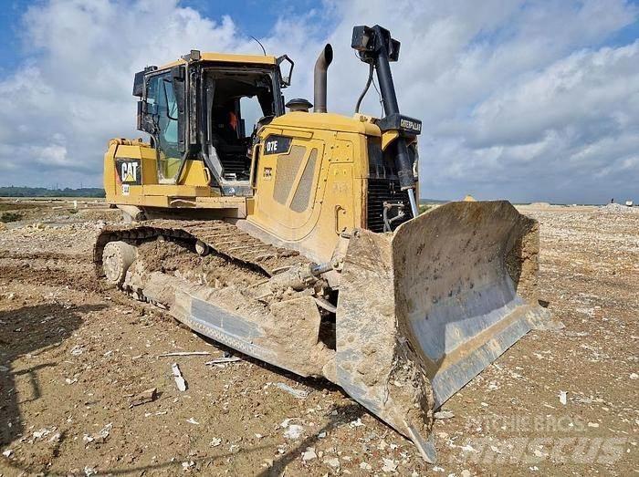 CAT D7E Telaketjupuskutraktorit