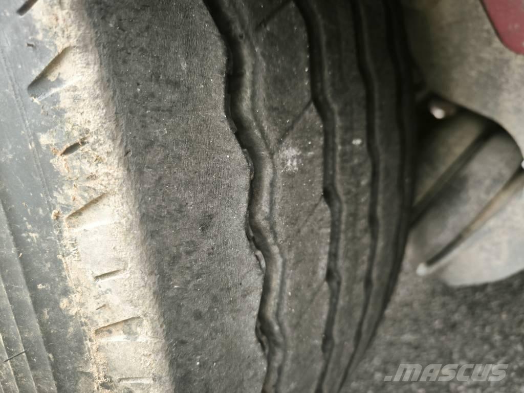 Mega MNW Kippipuoliperävaunut