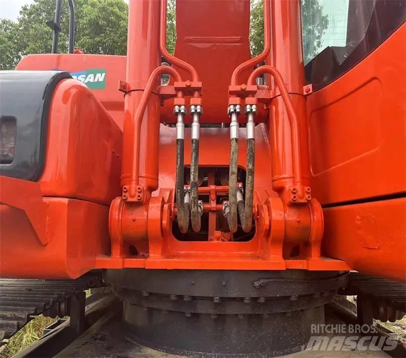 Doosan DX225LC-9C Telakaivukoneet