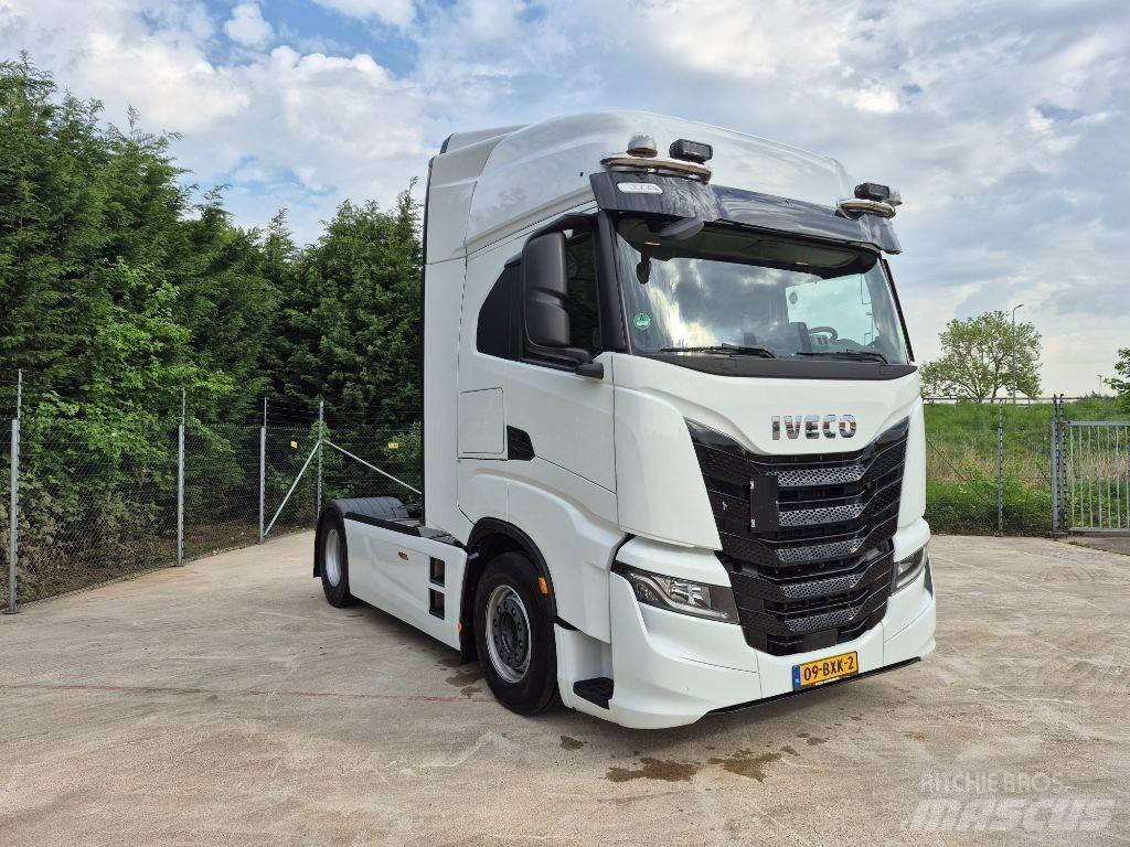 Iveco S-Way 490 Vetopöytäautot
