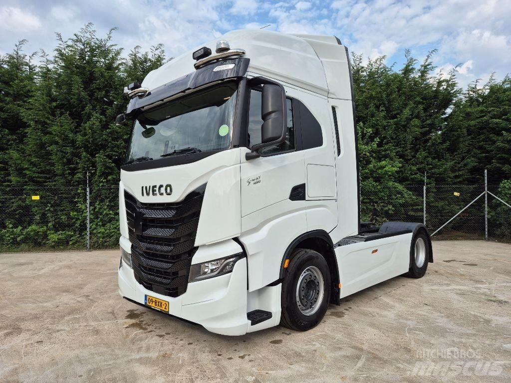 Iveco S-Way 490 Vetopöytäautot