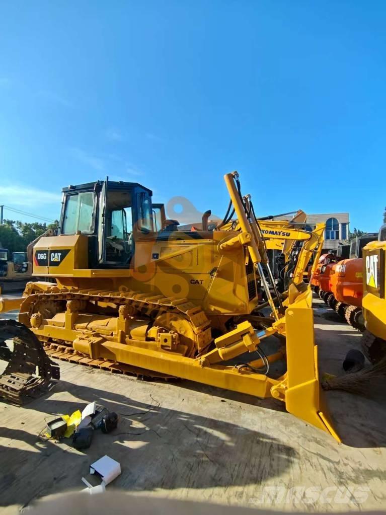 CAT D6G Telaketjupuskutraktorit