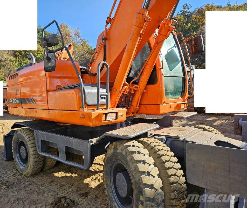 Doosan DX 210 W Pyöräkaivukoneet