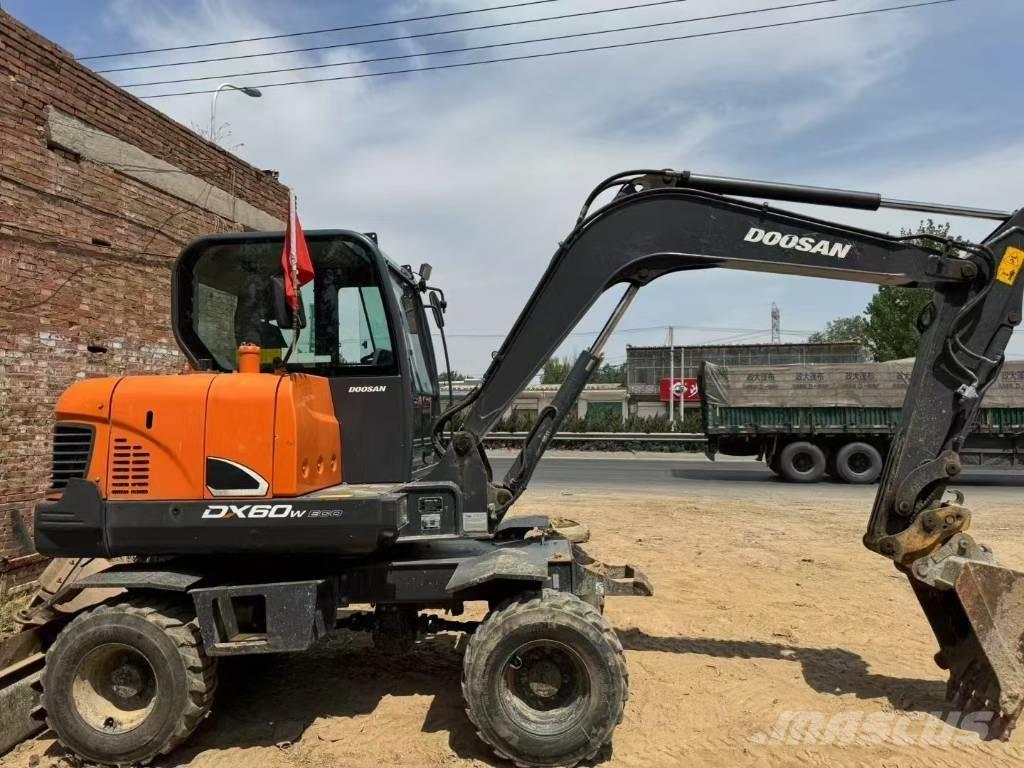 Doosan DX 60 Minikaivukoneet < 7t