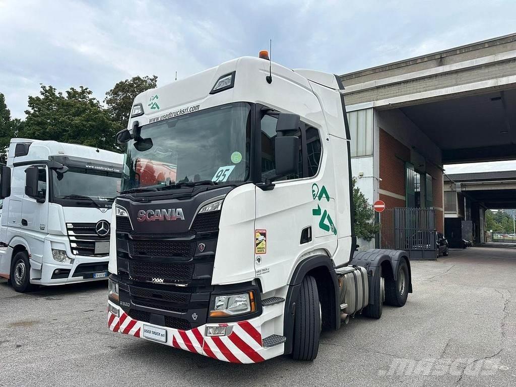 Scania R 520 Vetopöytäautot
