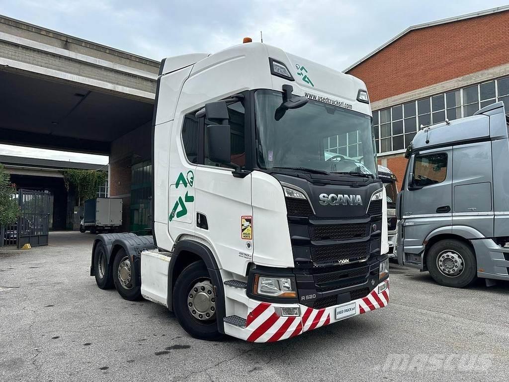 Scania R 520 Vetopöytäautot
