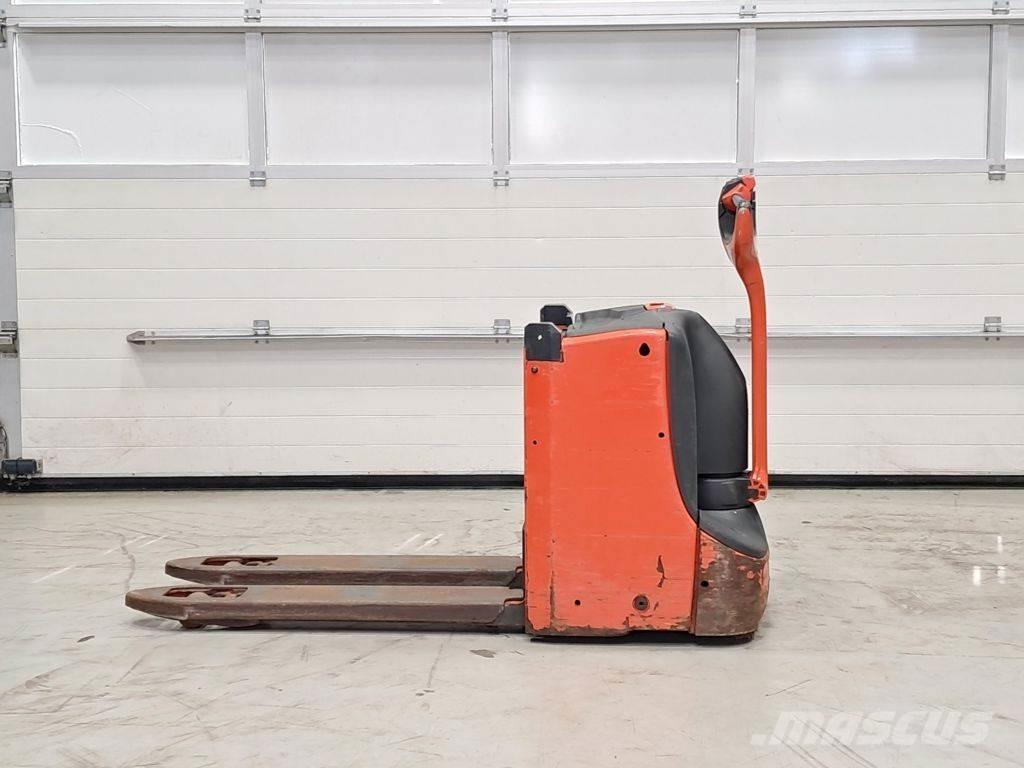 Linde T16L Lavansiirtotrukit