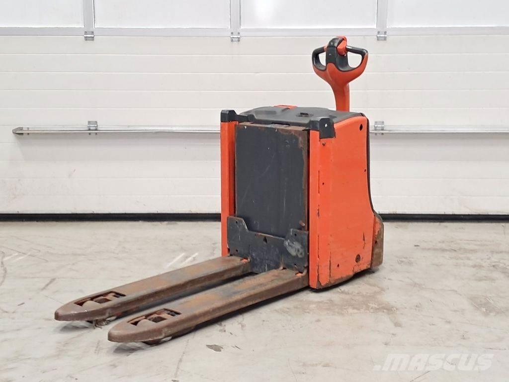 Linde T16L Lavansiirtotrukit