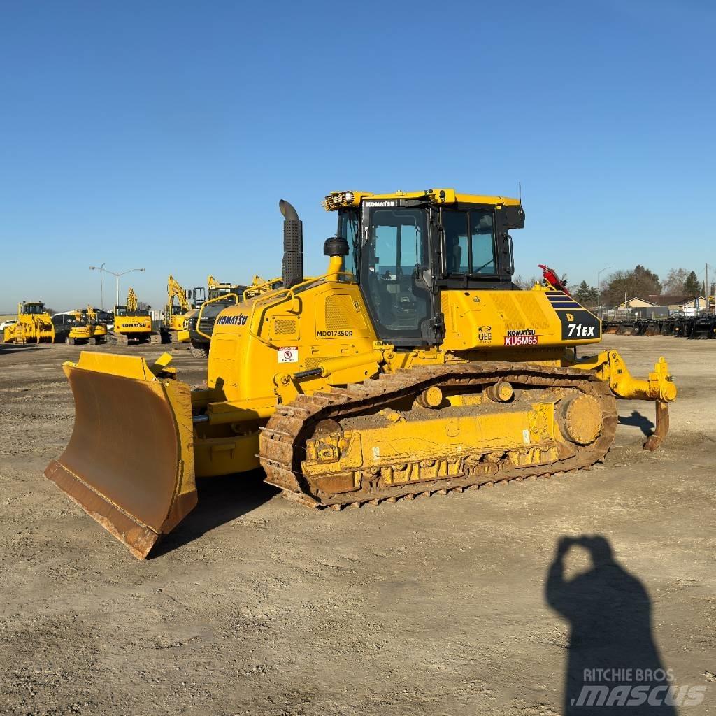 Komatsu D71EX-24 Telaketjupuskutraktorit