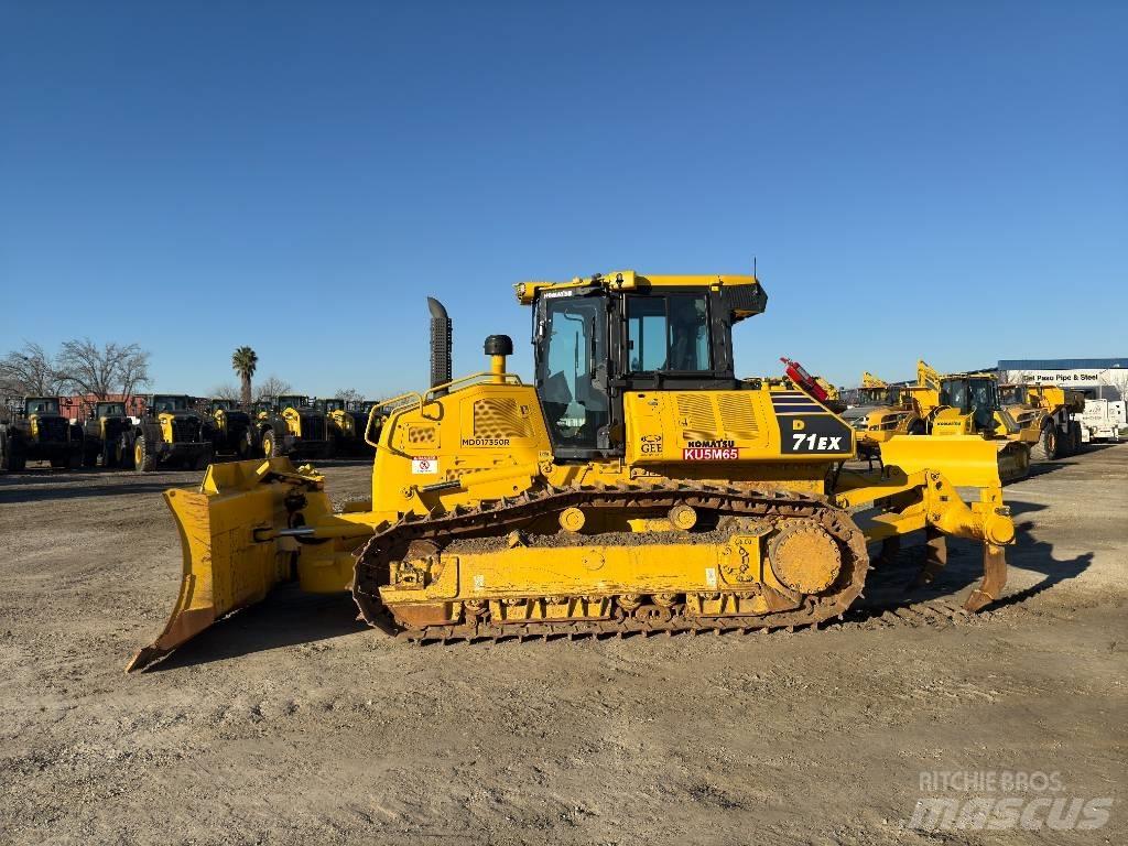 Komatsu D71EX-24 Telaketjupuskutraktorit