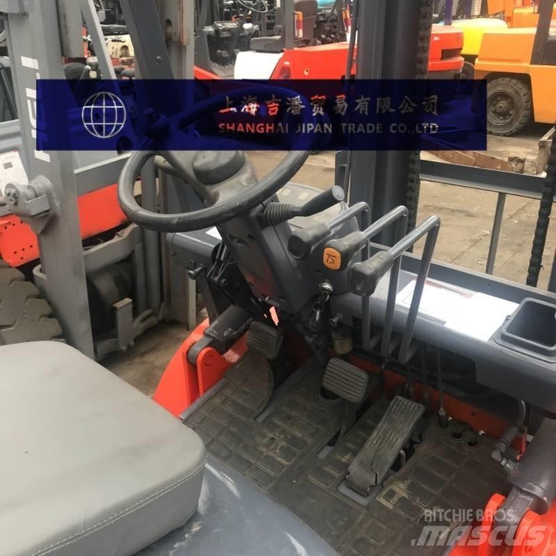 Heli H2000 35 Dieseltrukit