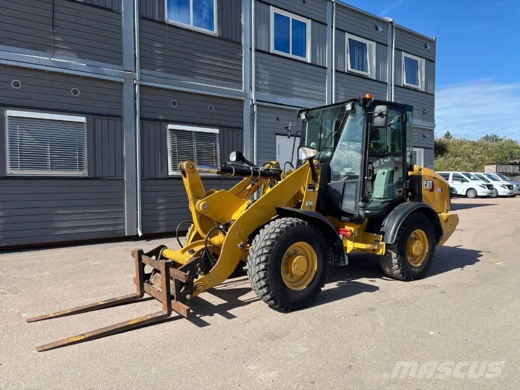 CAT 906 Pyöräkuormaajat