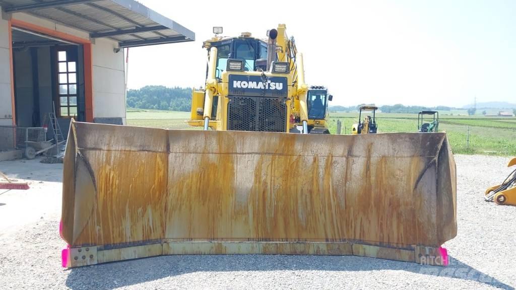 Komatsu D 65 PX-18 Telaketjupuskutraktorit