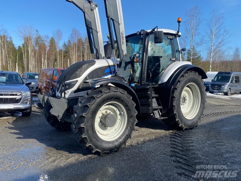 Valtra T 174 Traktorit