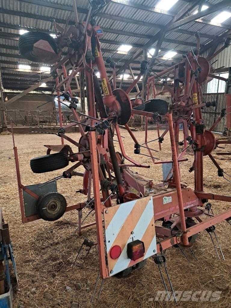 Kuhn GF8501 MH Pöyhimet ja haravat
