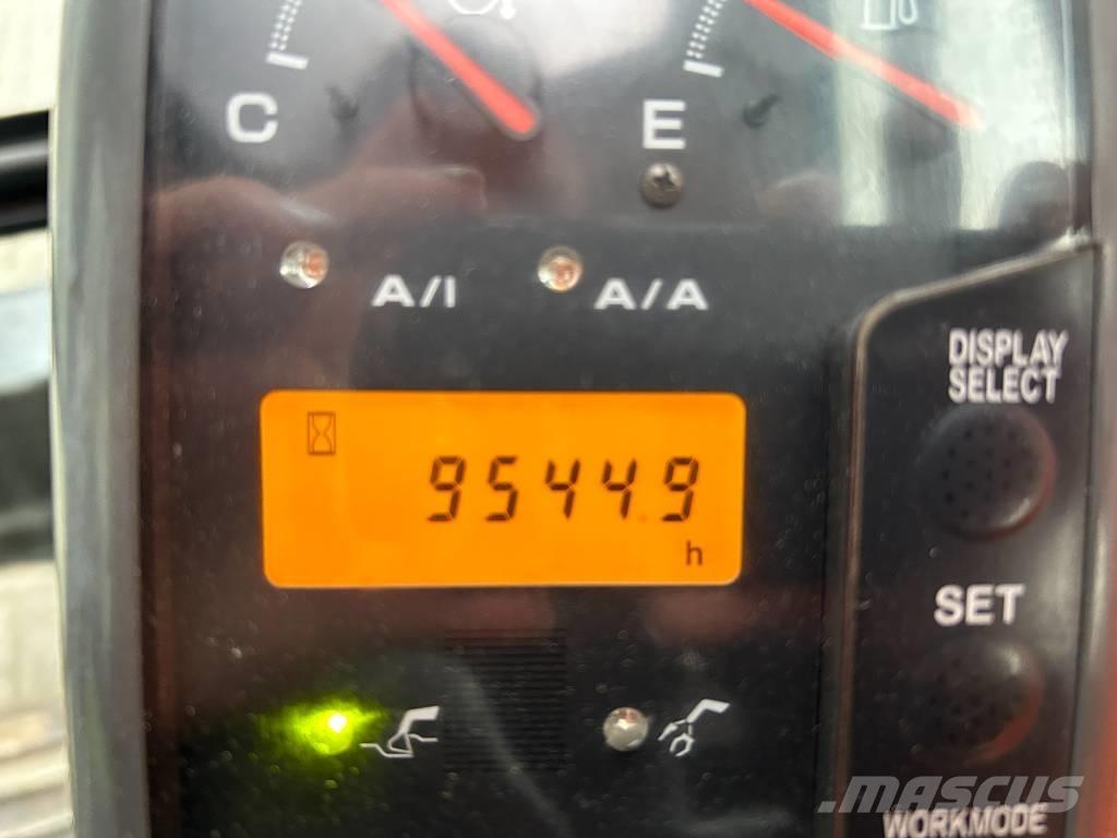 Hitachi ZX 135 US Telakaivukoneet
