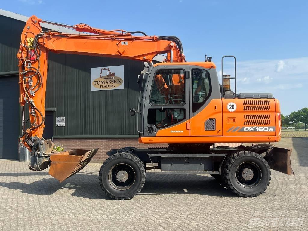 Doosan DX 160 W-3 Pyöräkaivukoneet