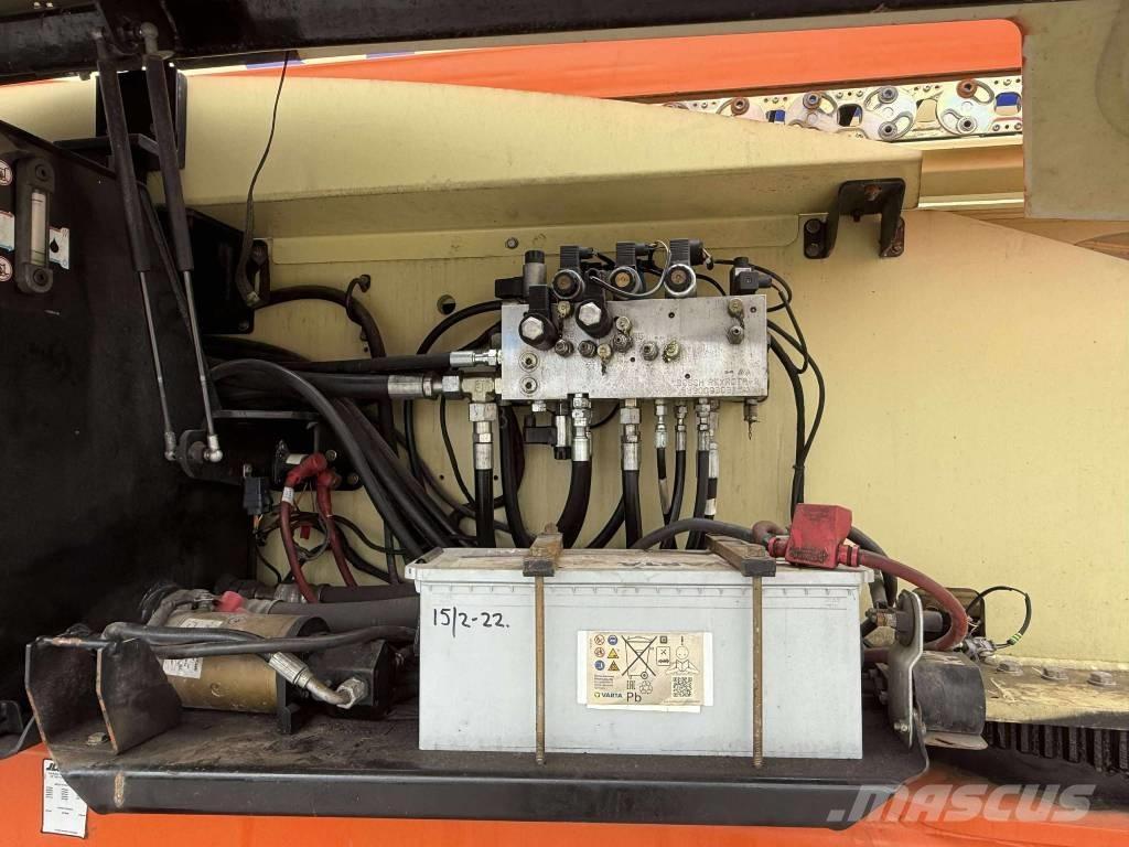 JLG 1350 SJP Teleskooppipuominostimet