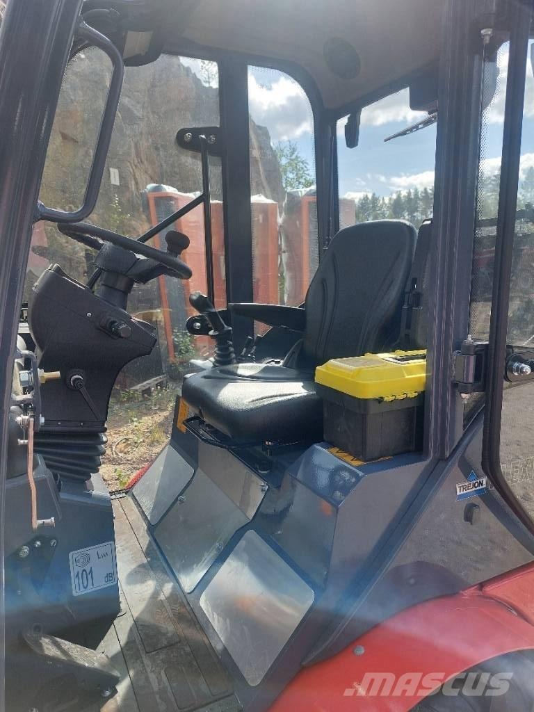 Flexi Trac 1226 cab Traktorit